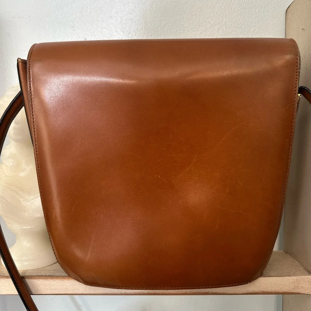 Bally Tan Leather Shoulder Bag with Gold Detail - Picture 7 of 12